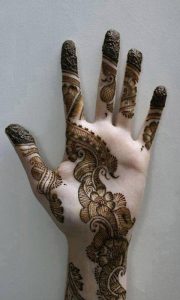 Simple Mehndi Design for Kids